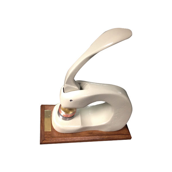 Socle bois + plaque laiton personnalisée